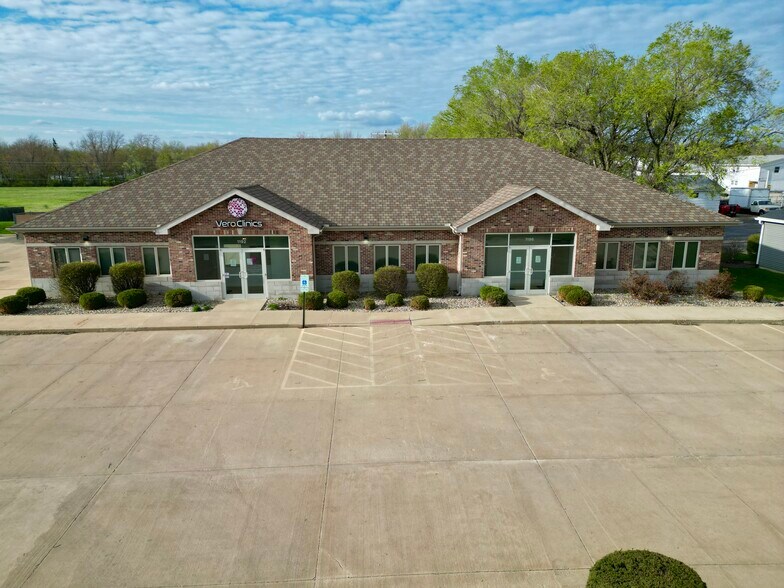 1192 E Pershing Rd, Decatur, IL for lease - Building Photo - Image 1 of 32
