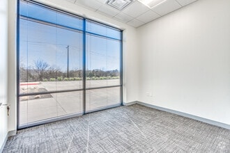 3411 Mingo Rd, Denton, TX for lease Interior Photo- Image 2 of 7