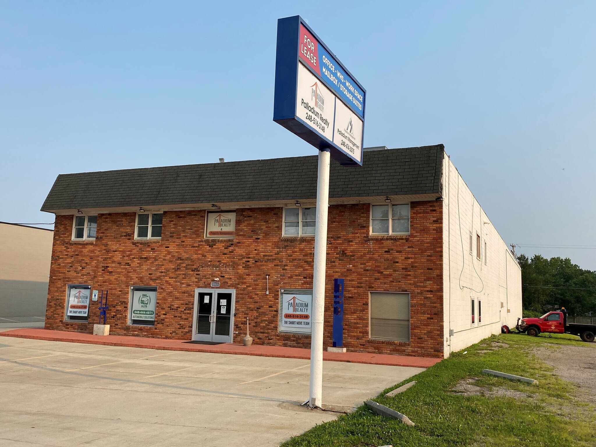 30835 W 10 Mile Rd, Farmington, MI for sale Primary Photo- Image 1 of 1