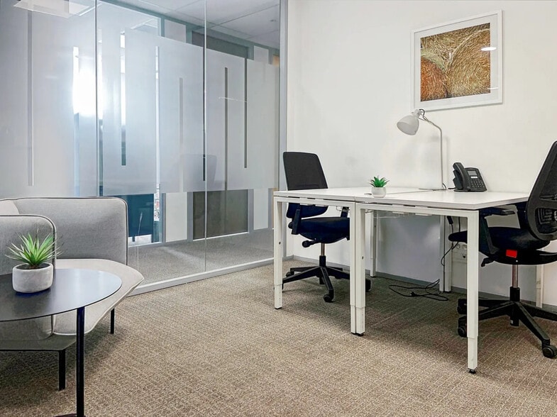 Office in for lease - Interior Photo - Image 2 of 10