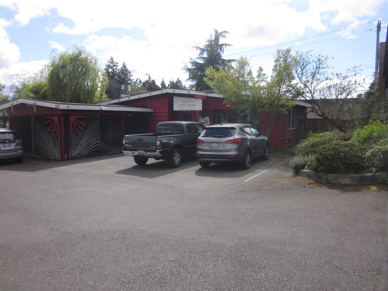 221 SW 153rd St, Burien, WA for sale - Building Photo - Image 1 of 1