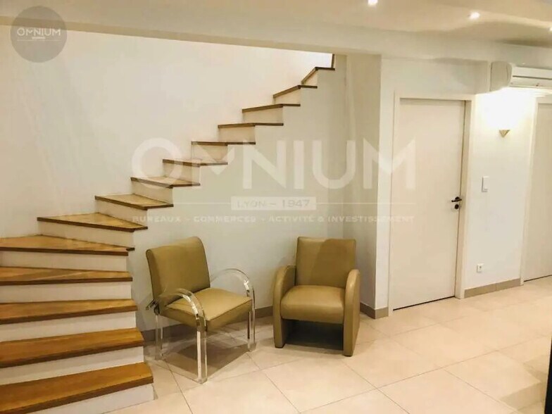 Office in Lyon for sale - Interior Photo - Image 3 of 8