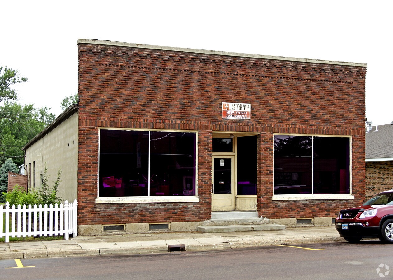 27 Juniper St N, Lester Prairie, MN 55354