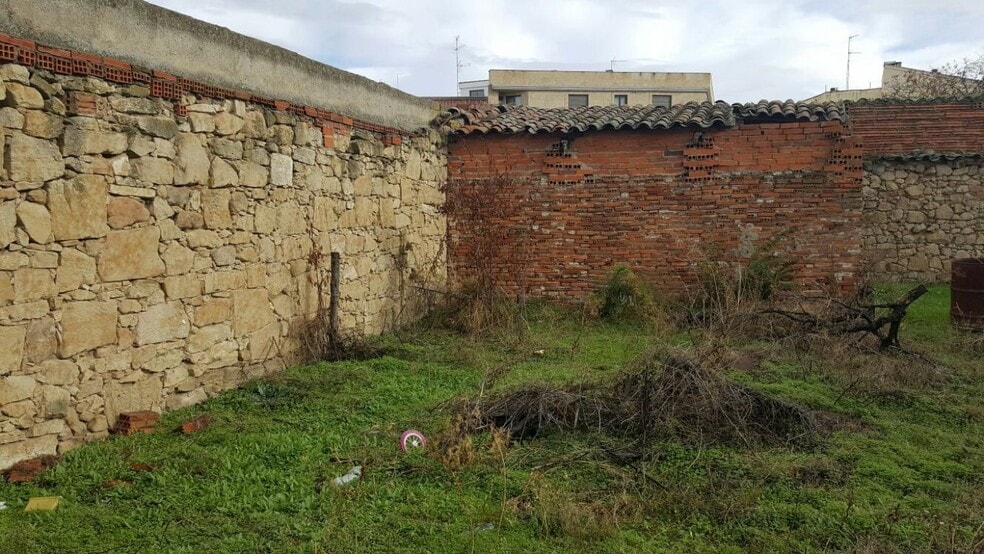 Land in Salamanca for sale - Building Photo - Image 2 of 7