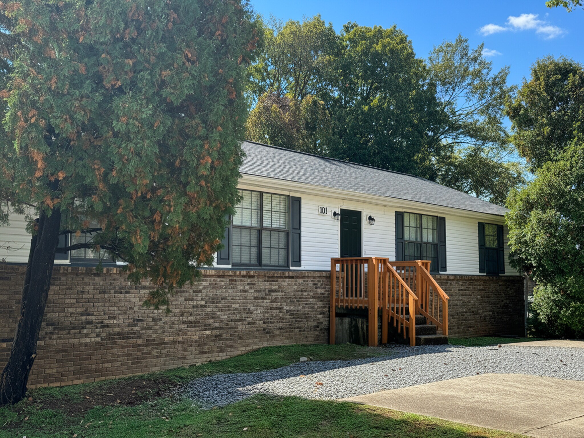 101 Bennett Dr, Clarksville, TN for sale Primary Photo- Image 1 of 2