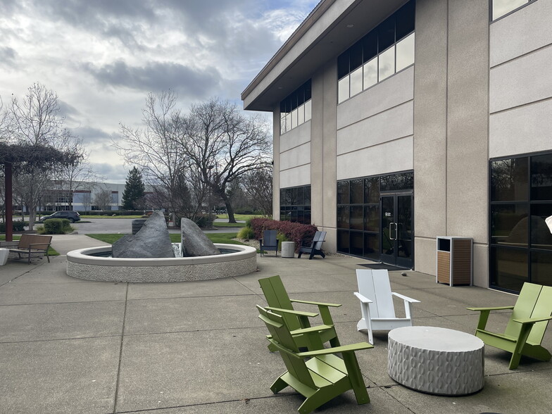 475 Aviation Blvd, Santa Rosa, CA for lease - Building Photo - Image 3 of 11