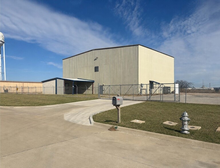 4618 Ed Rutherford Rd, Greenville, TX for lease - Building Photo - Image 1 of 6