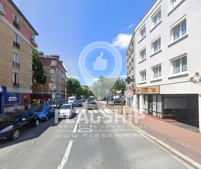 Retail in Rueil-Malmaison for lease - Building Photo - Image 2 of 3