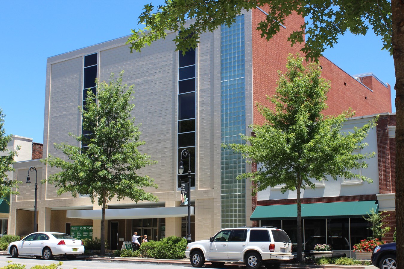 211 S Center St, Statesville, NC, 28677 Office Space For Lease