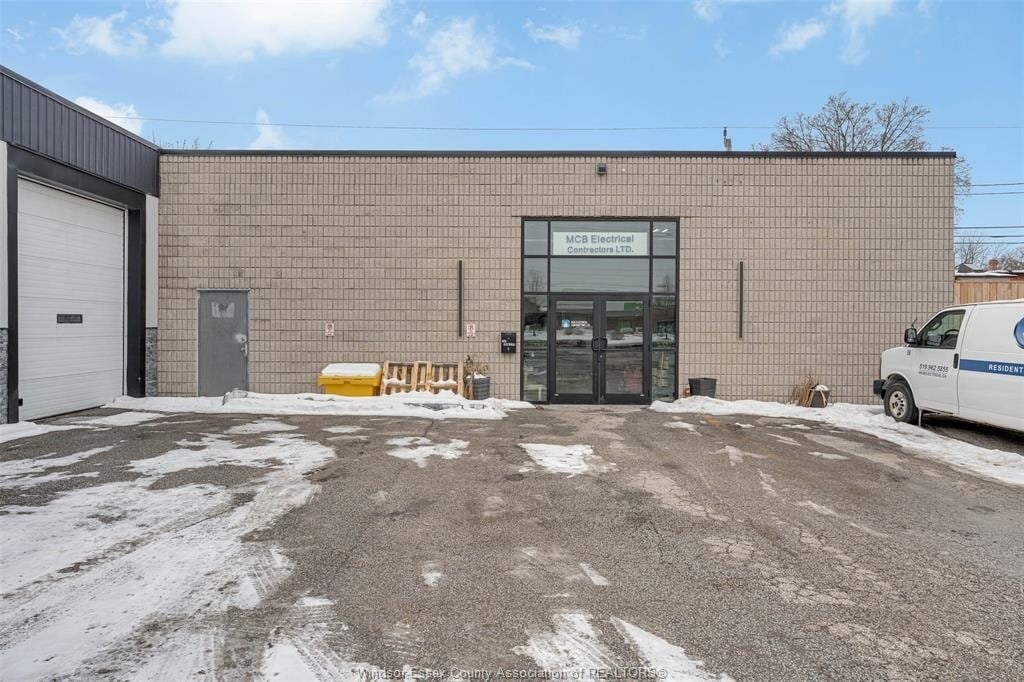 1005 Walker Rd, Windsor, ON for lease Building Photo- Image 1 of 6