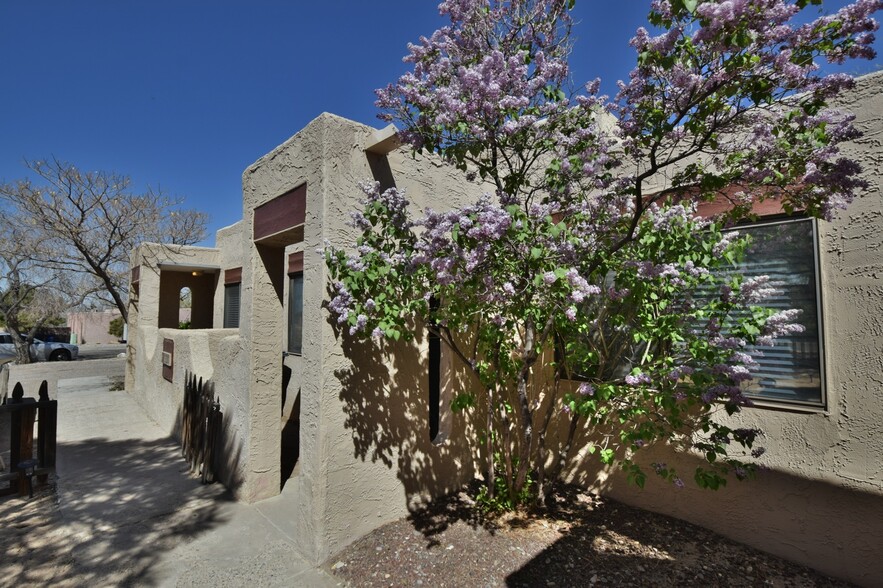 13207 Mountain Pl NE, Albuquerque, NM for sale - Primary Photo - Image 1 of 13