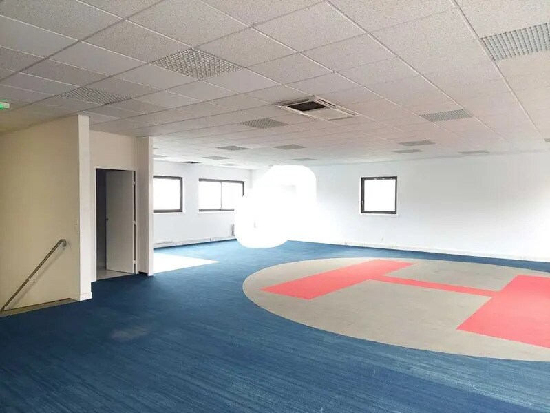 Location Bureaux 197 m² - Photo 1