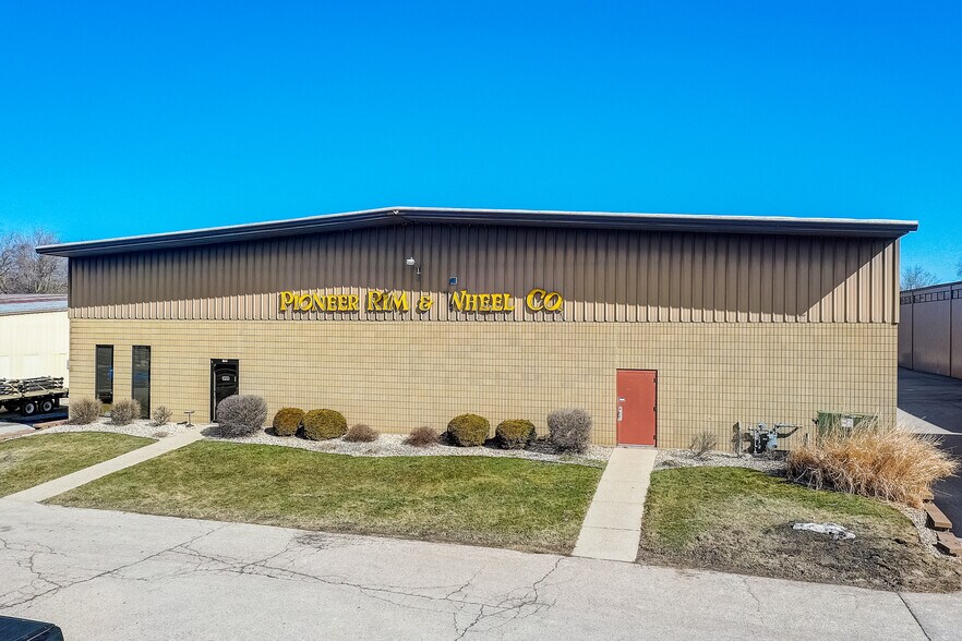 1206 Femrite Dr, Madison, WI for sale - Primary Photo - Image 1 of 1