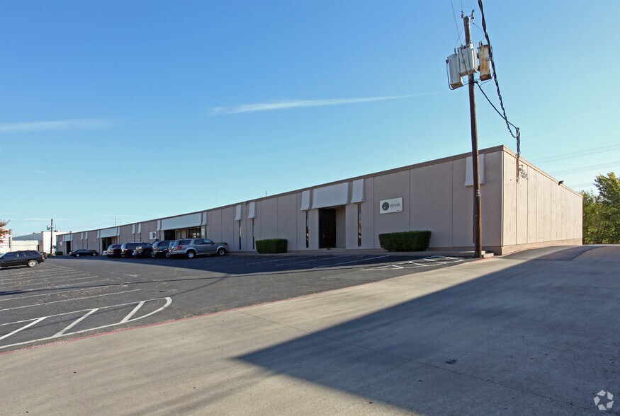 2639 Electronic Ln, Dallas, TX 75220