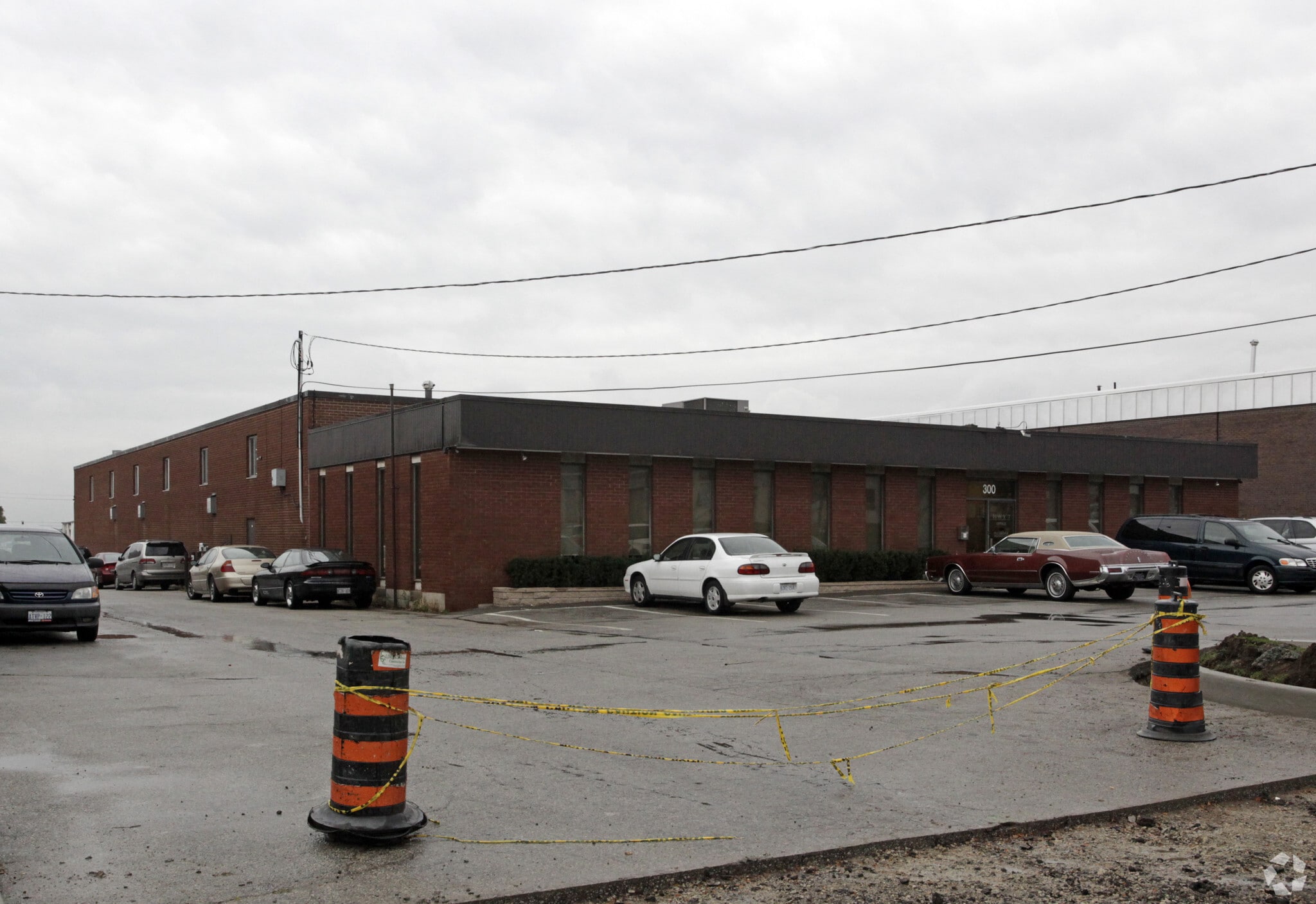 300 Signet Dr, Toronto, ON for sale Primary Photo- Image 1 of 1