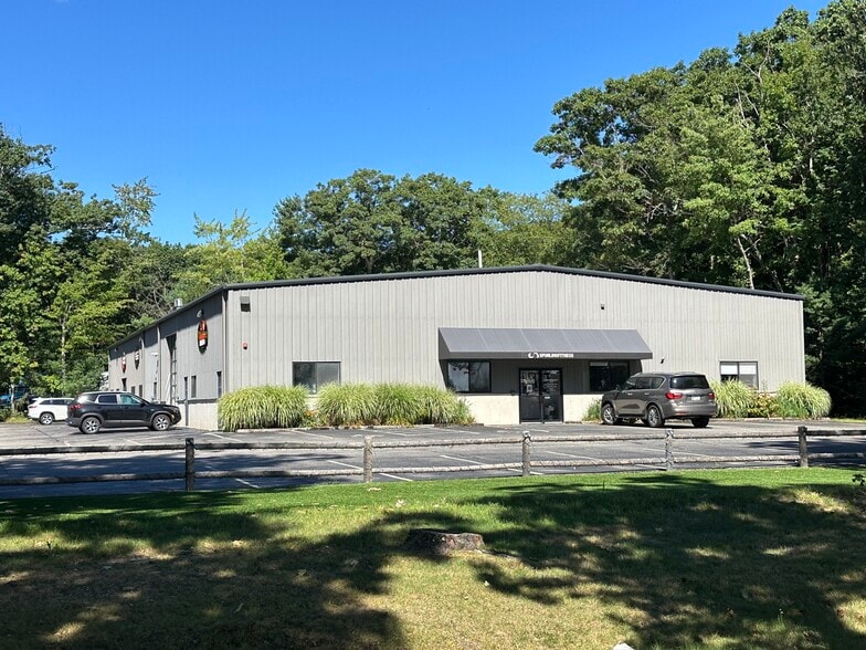 1 Alewive Park Rd, Kennebunk, ME for sale - Building Photo - Image 1 of 5