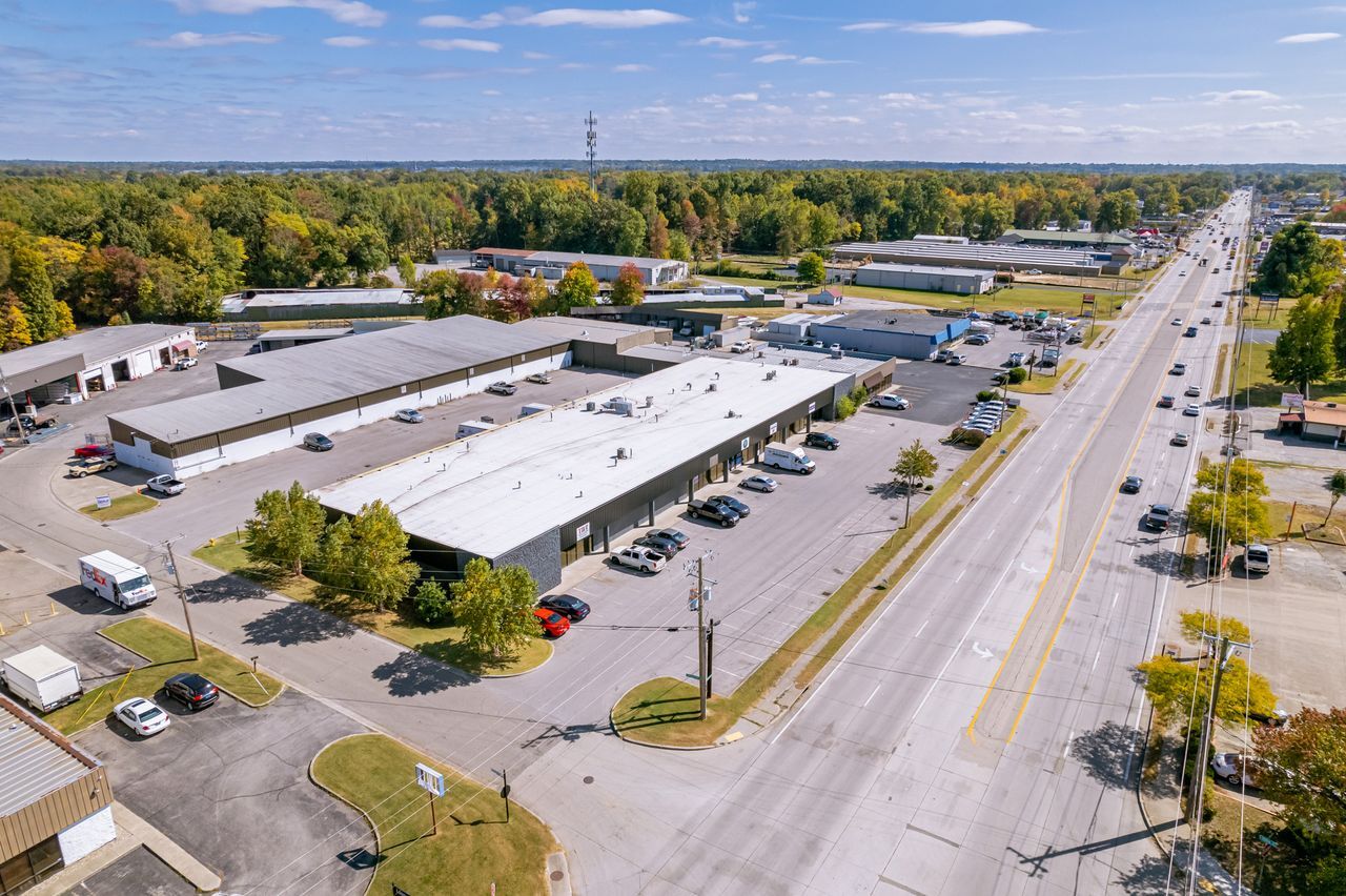4735 Poplar Level Rd, Louisville, KY for lease Primary Photo- Image 1 of 6