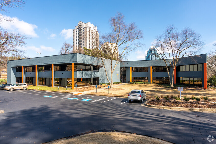 5883 Glenridge Dr NE, Atlanta, GA for lease - Building Photo - Image 1 of 16