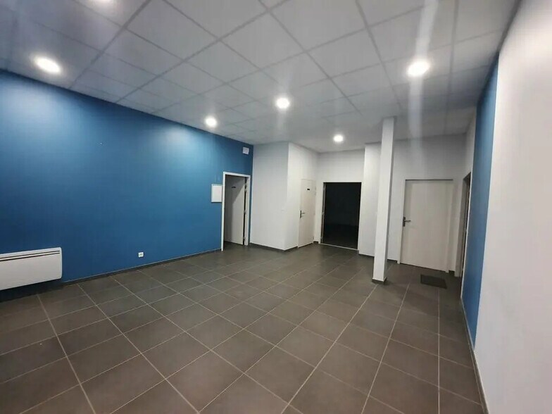 Office in Mont-Saint-Aignan for lease - Interior Photo - Image 2 of 11