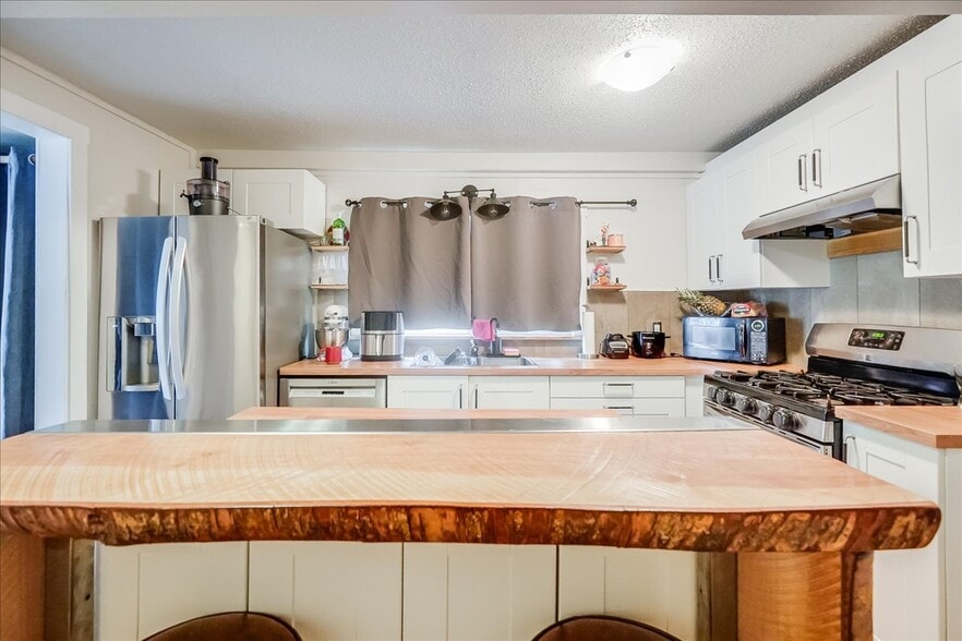 1007 Gordon St, Nelson, BC for sale - Building Photo - Image 3 of 7