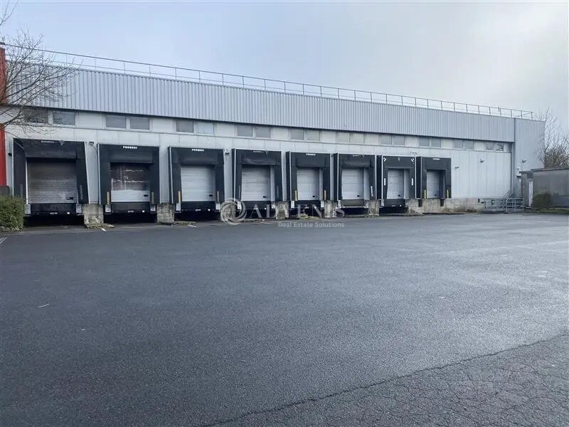 Industrial in Orly for lease Building Photo- Image 1 of 13