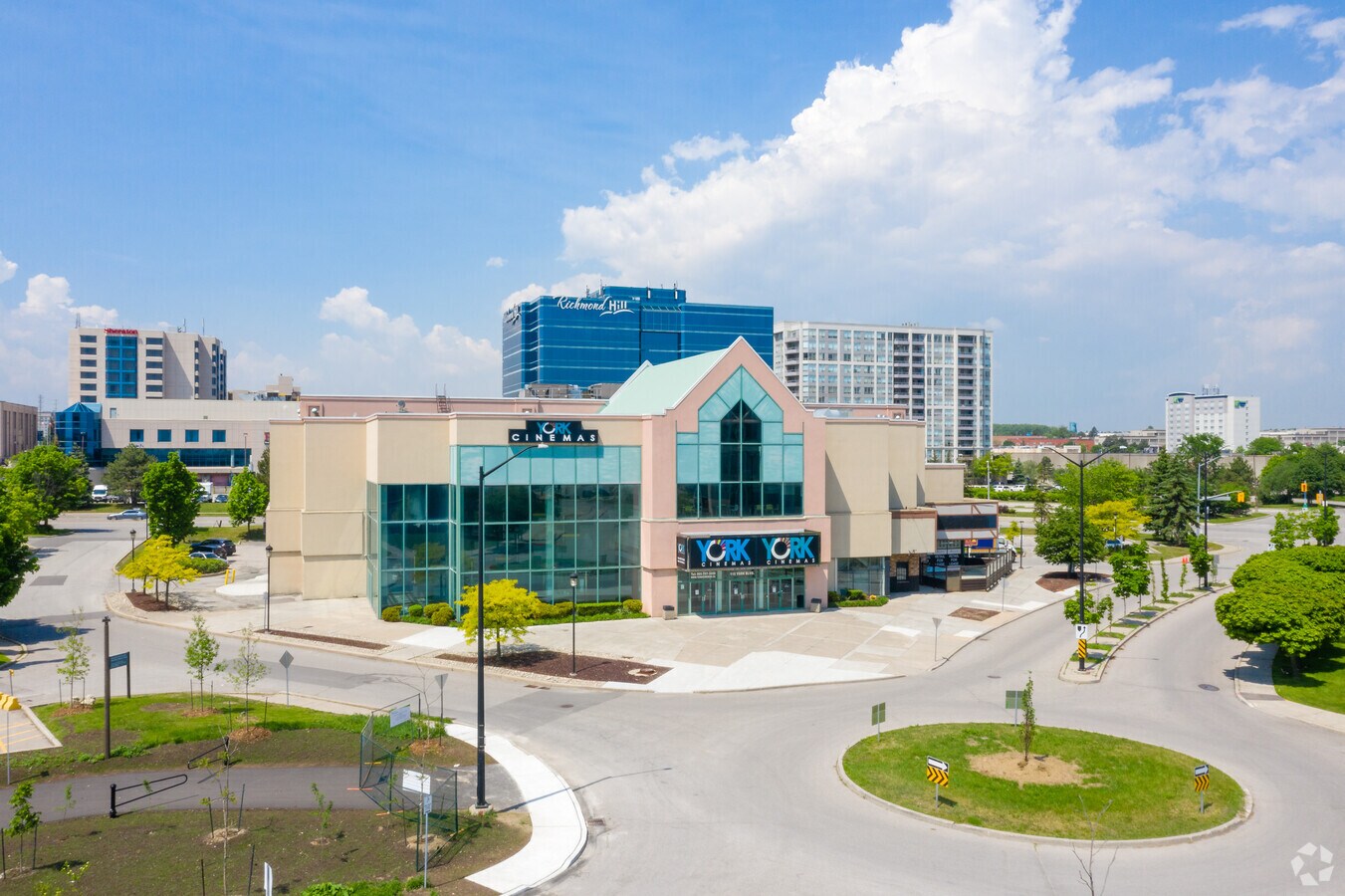 115 York Blvd, Richmond Hill, ON L4B 3B4