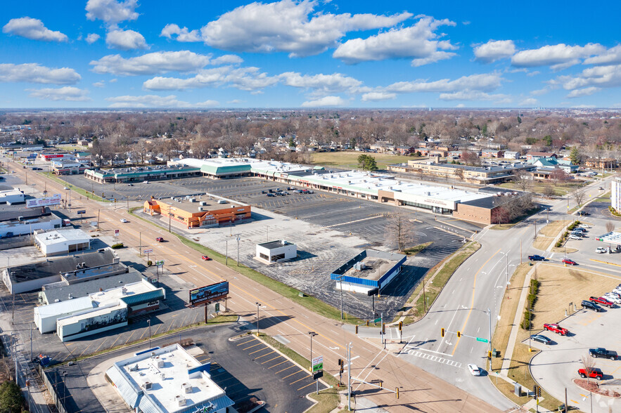 23012585 S MacArthur Blvd, Springfield, IL 62704