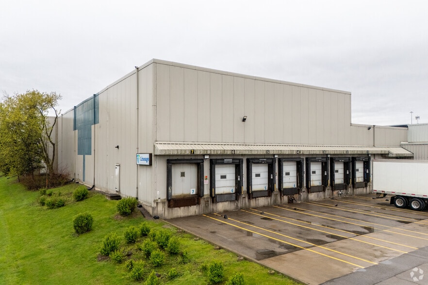 590 Nash Rd, Hamilton, ON for lease - Building Photo - Image 2 of 3