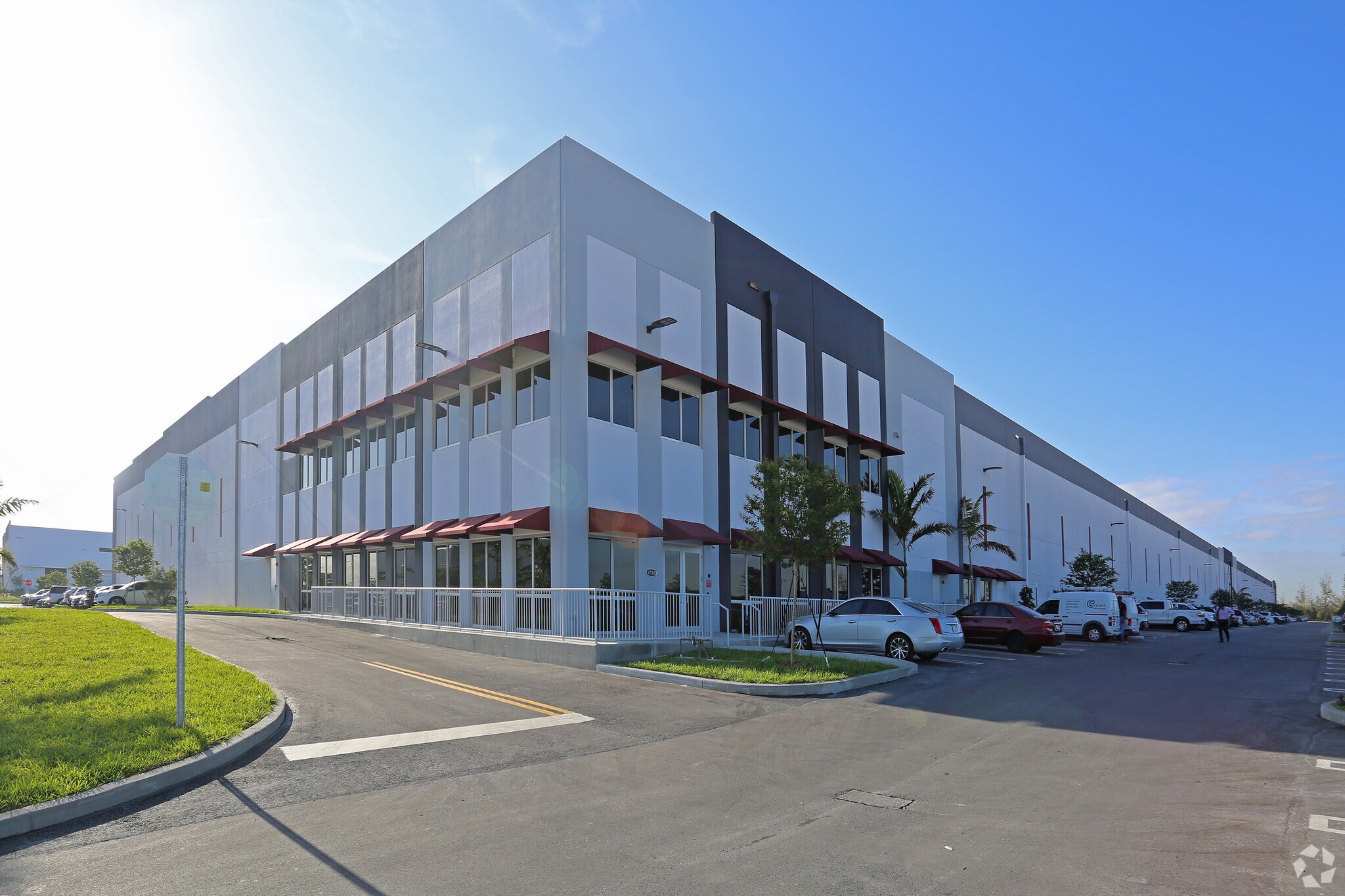 3780 W 104th St, Hialeah, FL for lease Primary Photo- Image 1 of 5