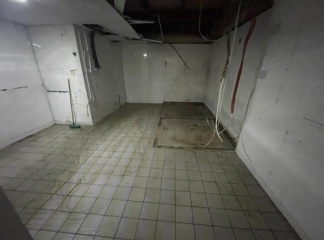 24 Queen Sq, Wolverhampton for sale - Interior Photo - Image 2 of 3