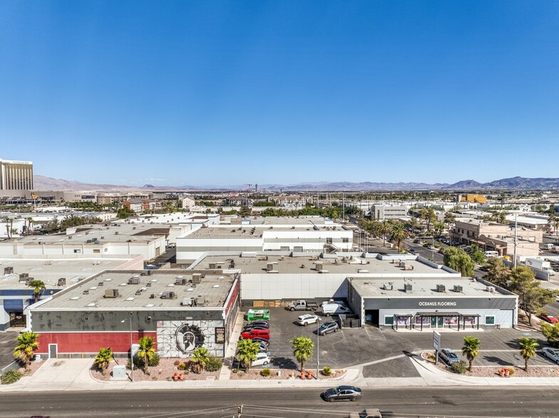 5860-5880 S Valley View Blvd, Las Vegas, NV for sale - Building Photo - Image 1 of 13