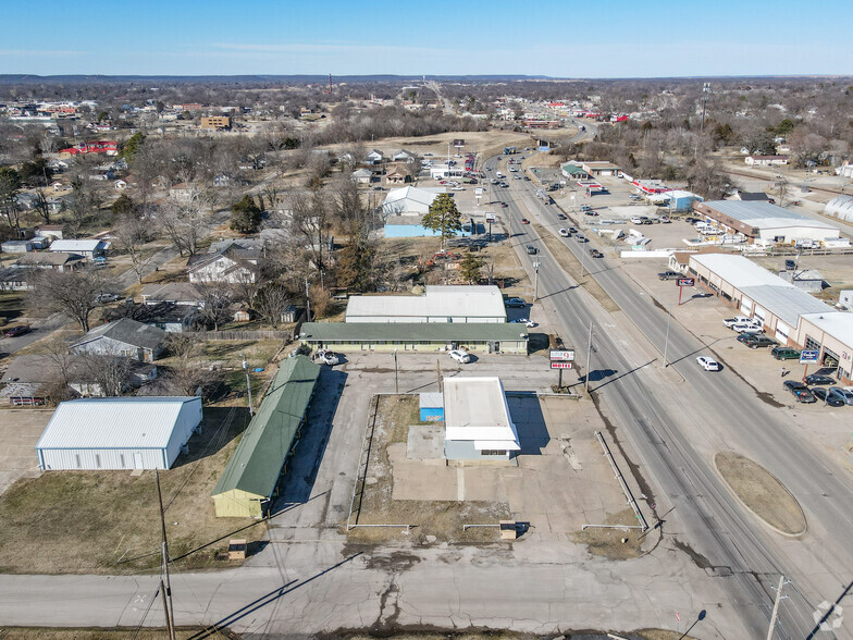 918 S Wood Dr, Okmulgee, OK for sale - Aerial - Image 3 of 4