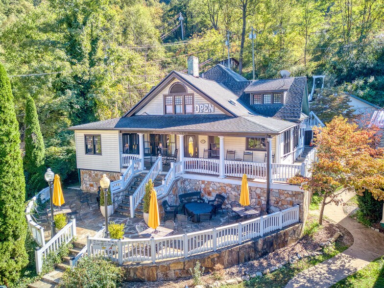 553 W Main St, Sylva, NC for sale - Primary Photo - Image 1 of 1