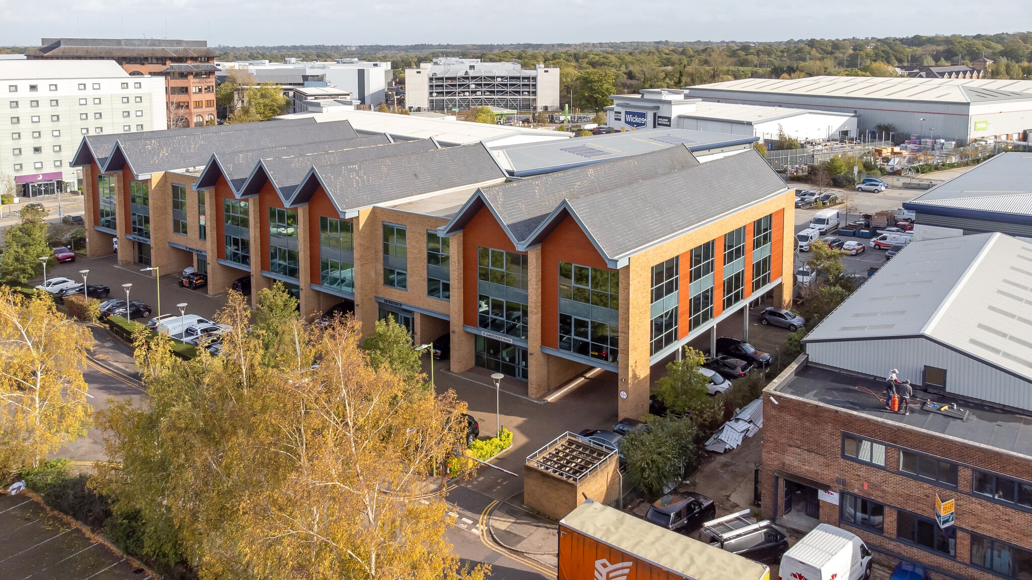 Warwick Rd, Borehamwood for sale Building Photo- Image 1 of 1