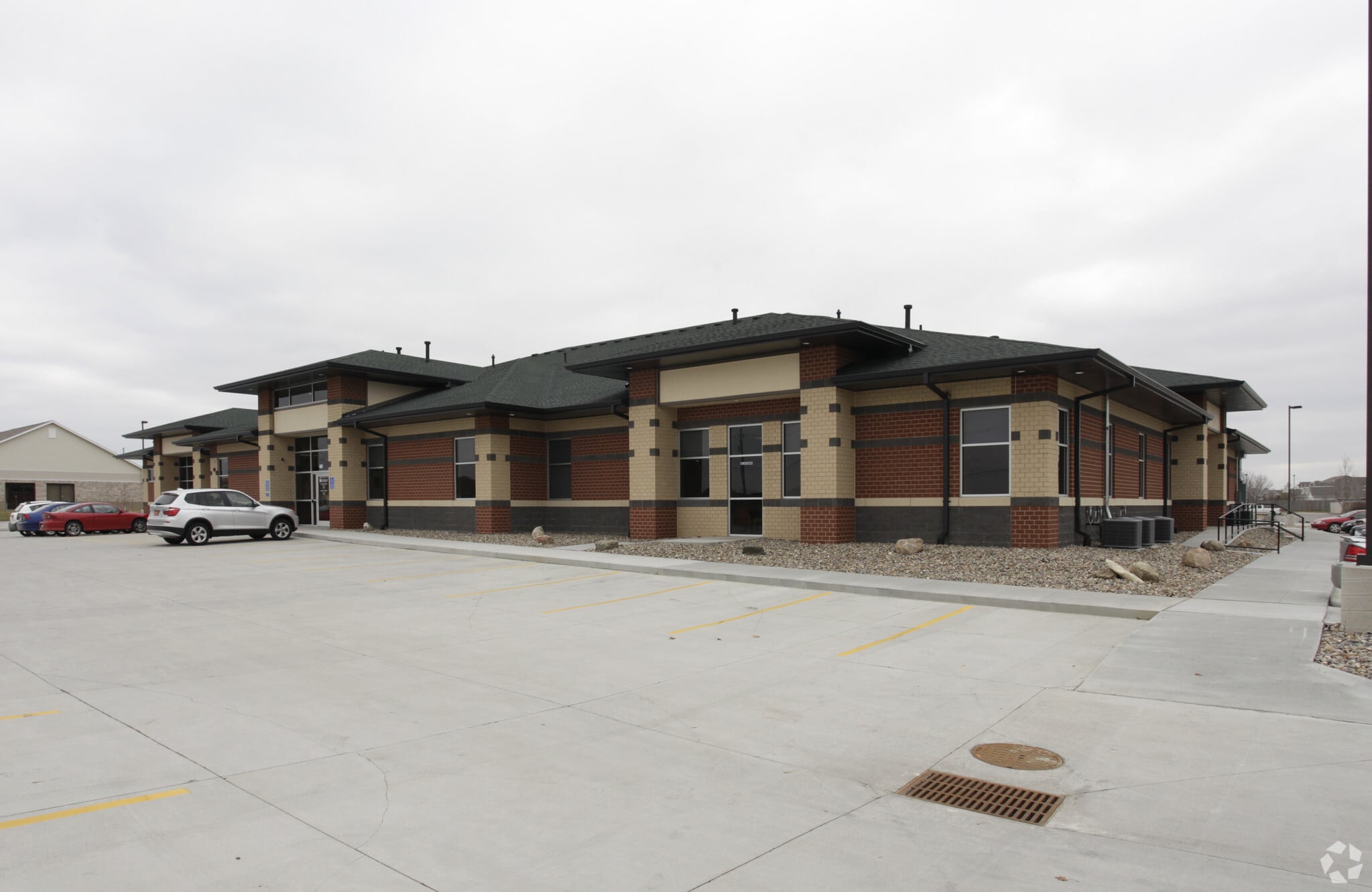 60 E Hickman Rd, Waukee, IA for lease Building Photo- Image 1 of 3