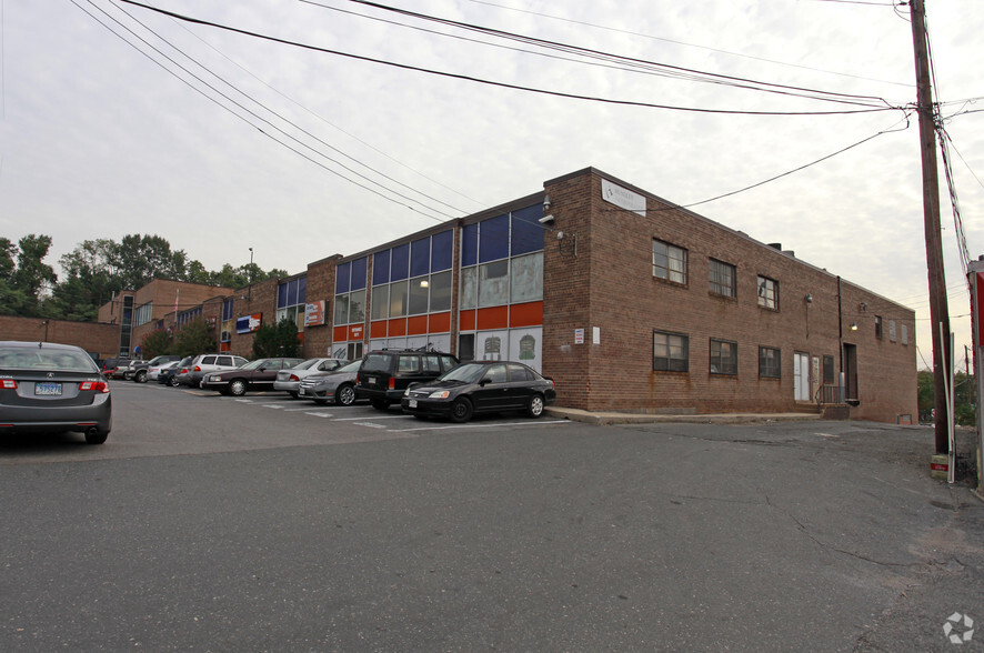 6500-6527 Chillum Pl NW, Washington, DC for lease - Building Photo - Image 1 of 4