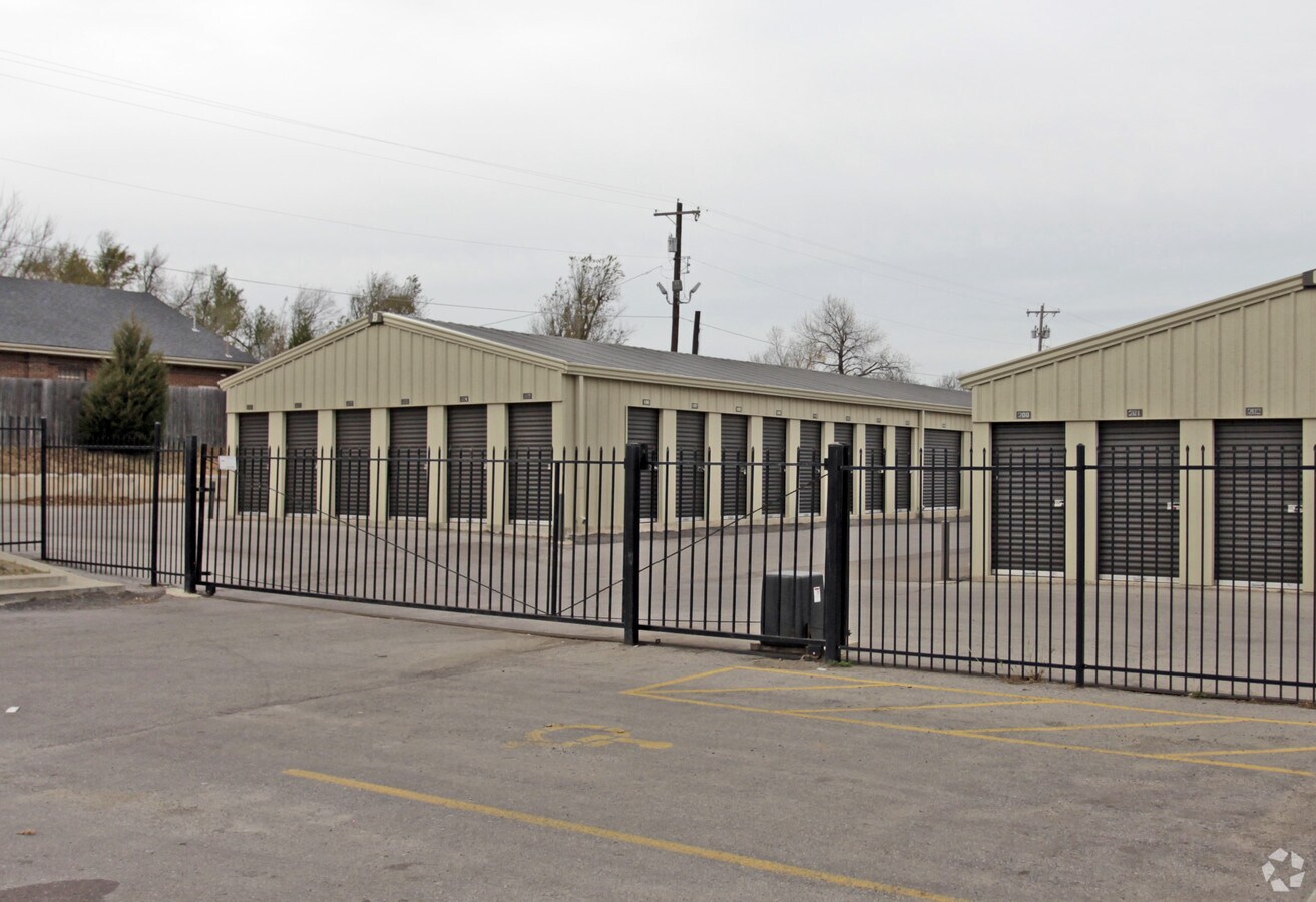 4515 NW 16th St, Oklahoma City, OK 73127 Self Storage