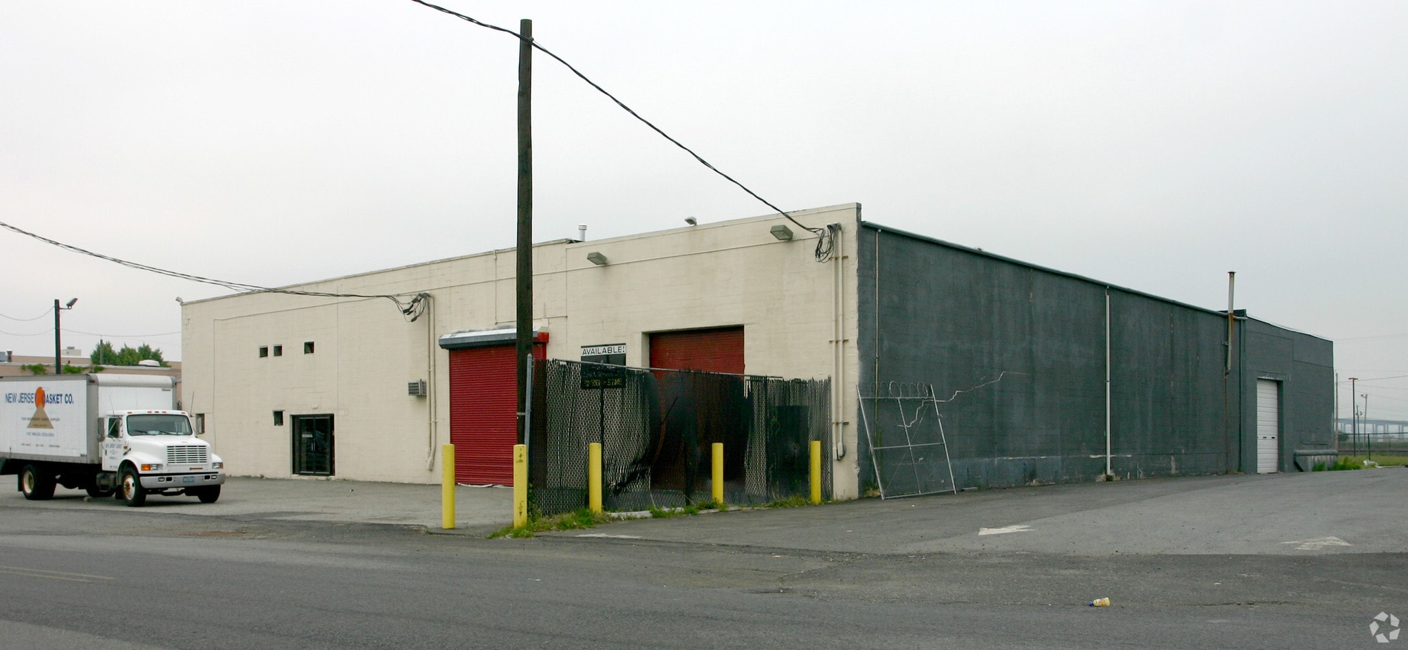 900 Castle Rd, Secaucus, NJ for lease Primary Photo- Image 1 of 4