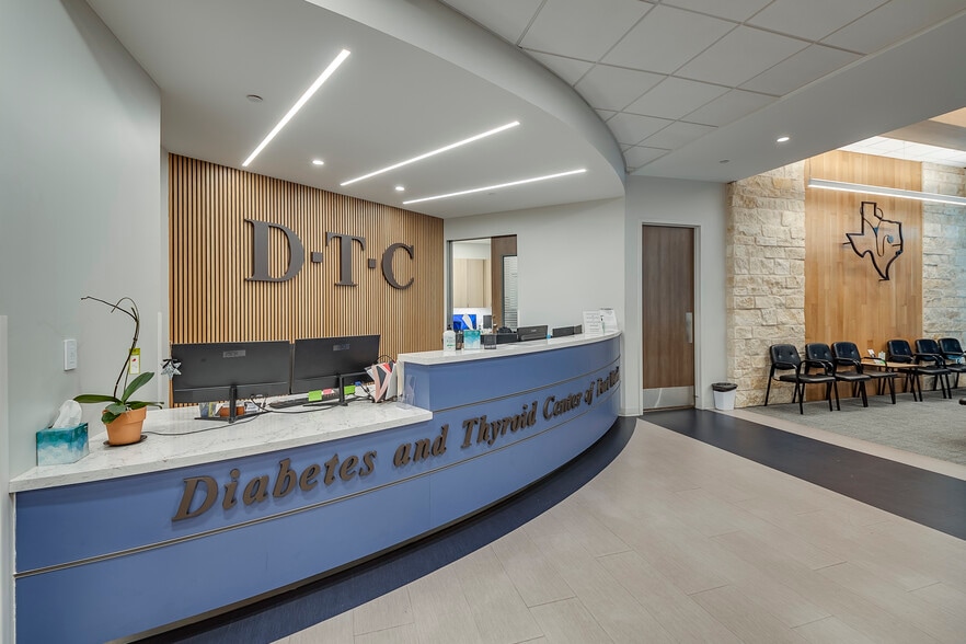 6844 Harris Pky, Fort Worth, TX for lease - Interior Photo - Image 3 of 12