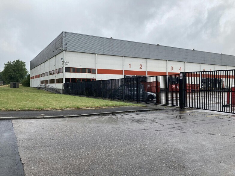 Burton Interchange, 8 Leacroft Rd, Warrington for lease - Building Photo - Image 3 of 6