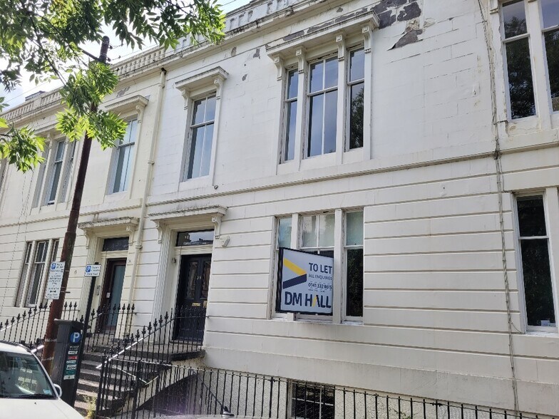 38 Lansdowne Crescent, Glasgow, GLG G20 6NH