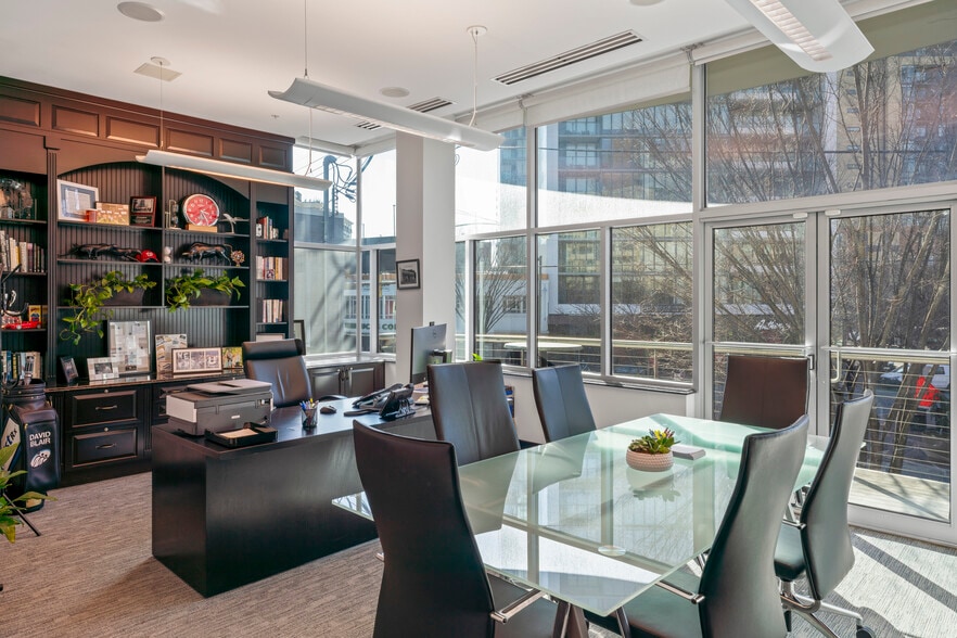 7809 Woodmont Ave, Bethesda, MD for sale - Interior Photo - Image 3 of 28