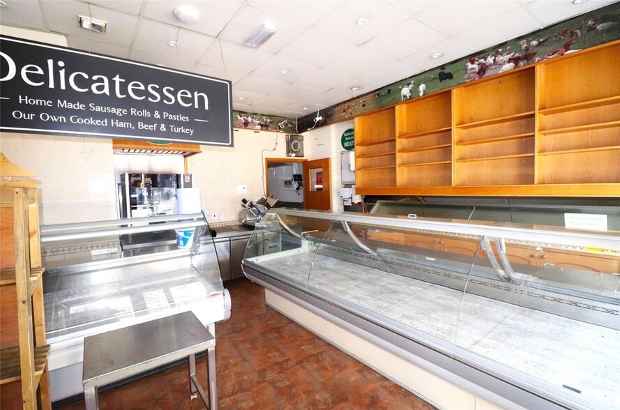 50 High St, Ilfracombe for sale - Interior Photo - Image 3 of 21