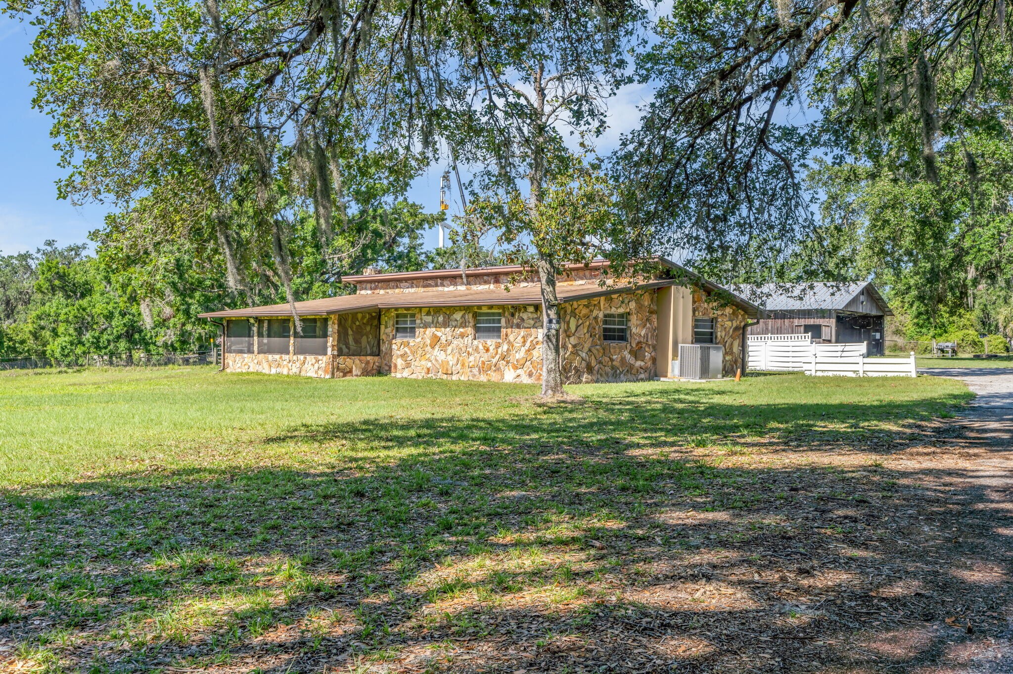 6906 Williams Rd, Seffner, FL for sale Primary Photo- Image 1 of 1
