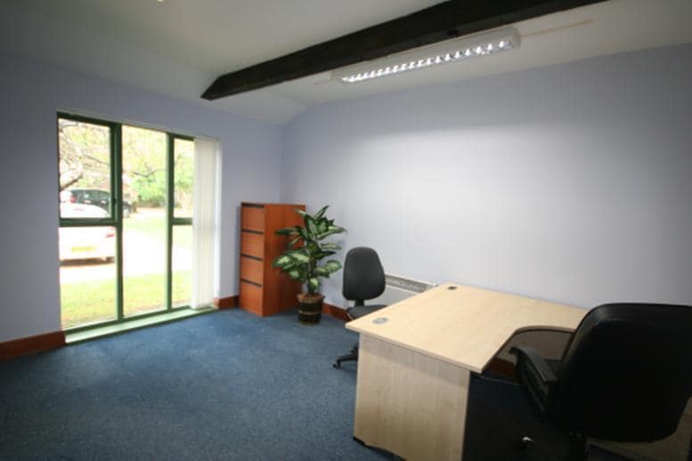 2 Clarendon Ct, Stockbridge for lease - Building Photo - Image 3 of 6