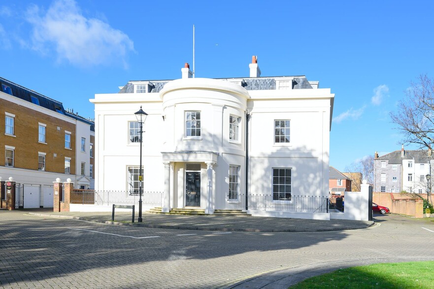 4 Grosvenor Sq, Southampton for lease - Primary Photo - Image 1 of 3