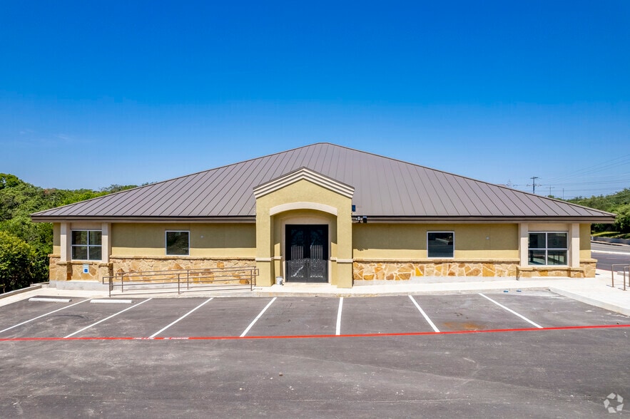 2130 Thousand Oaks Blvd, San Antonio, TX for sale - Building Photo - Image 3 of 4