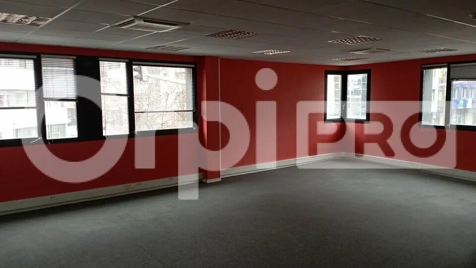 Office in for lease - Building Photo - Image 2 of 5