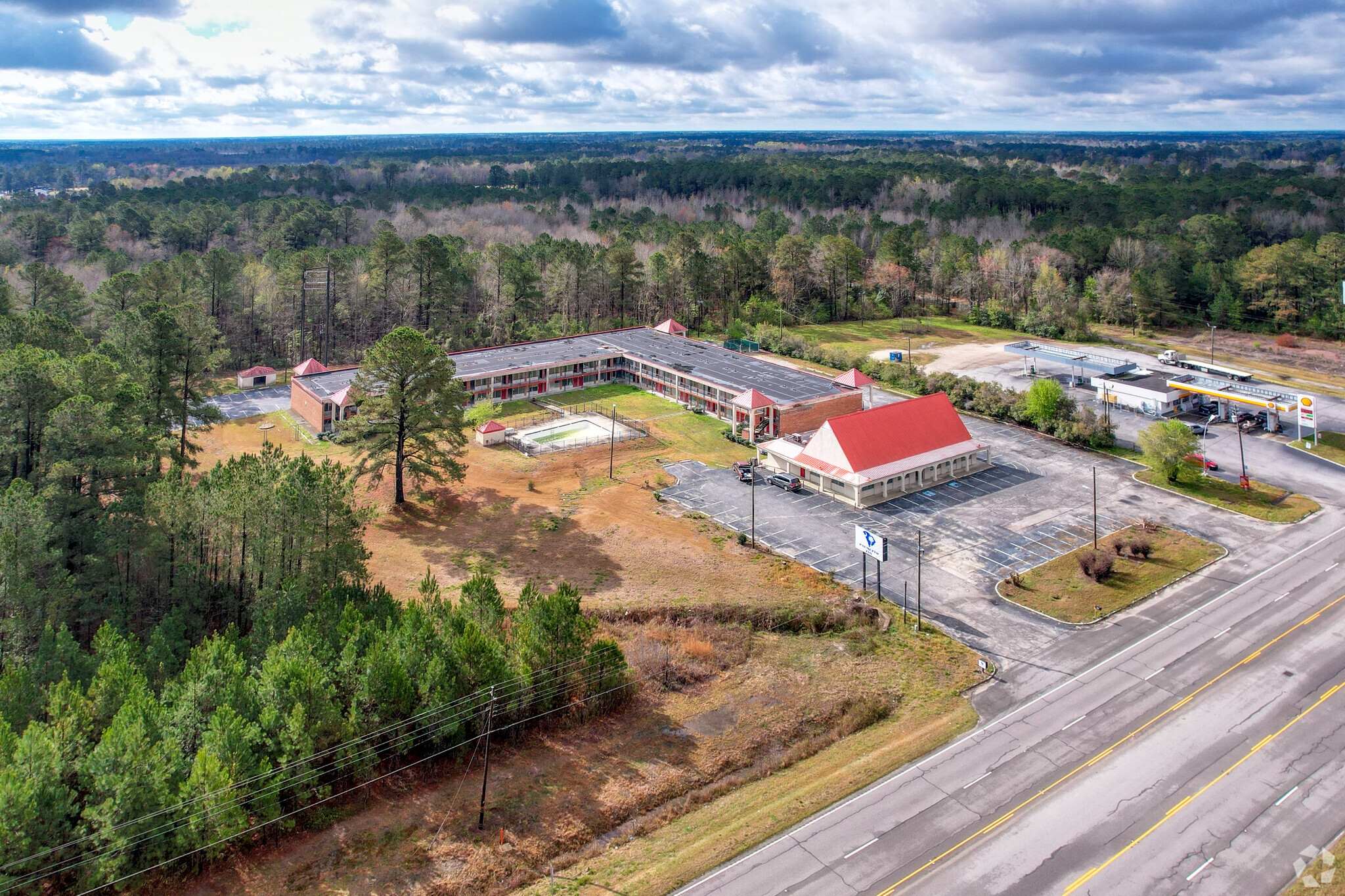 6137 Alex Harvin Hwy, Manning, SC for sale Primary Photo- Image 1 of 1