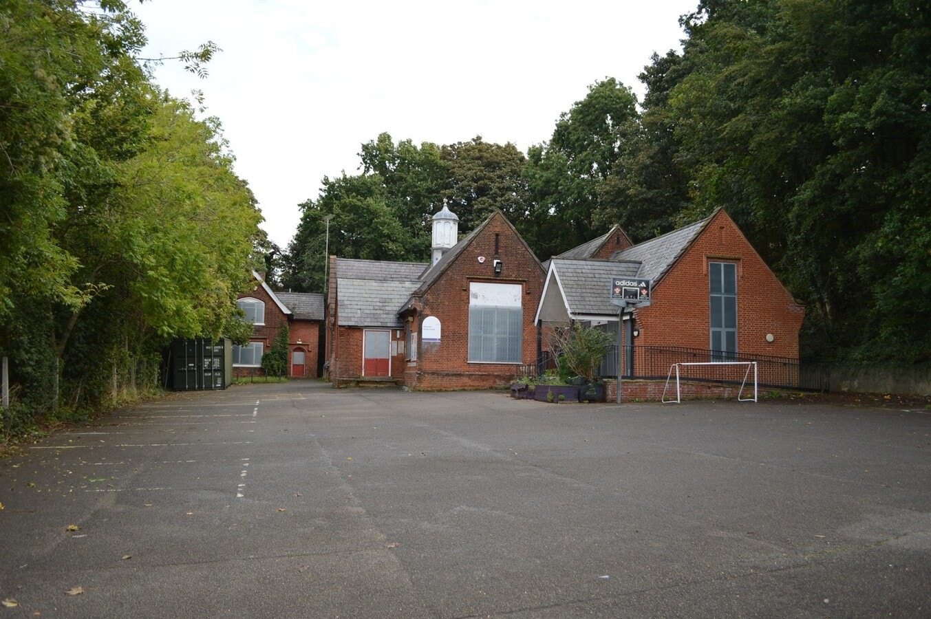 1012 Lower St, Stansted, CM24 8LP